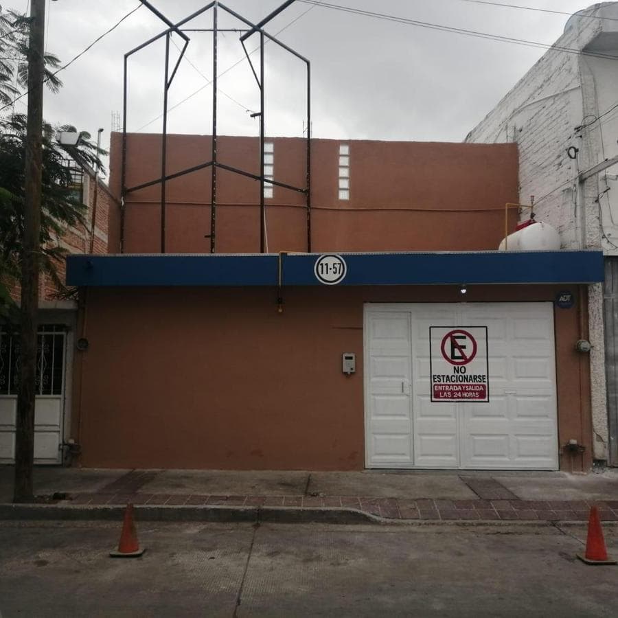 Hotel en Venta en Calle Pino Suarez León Guanajuato Zona Centro - 1