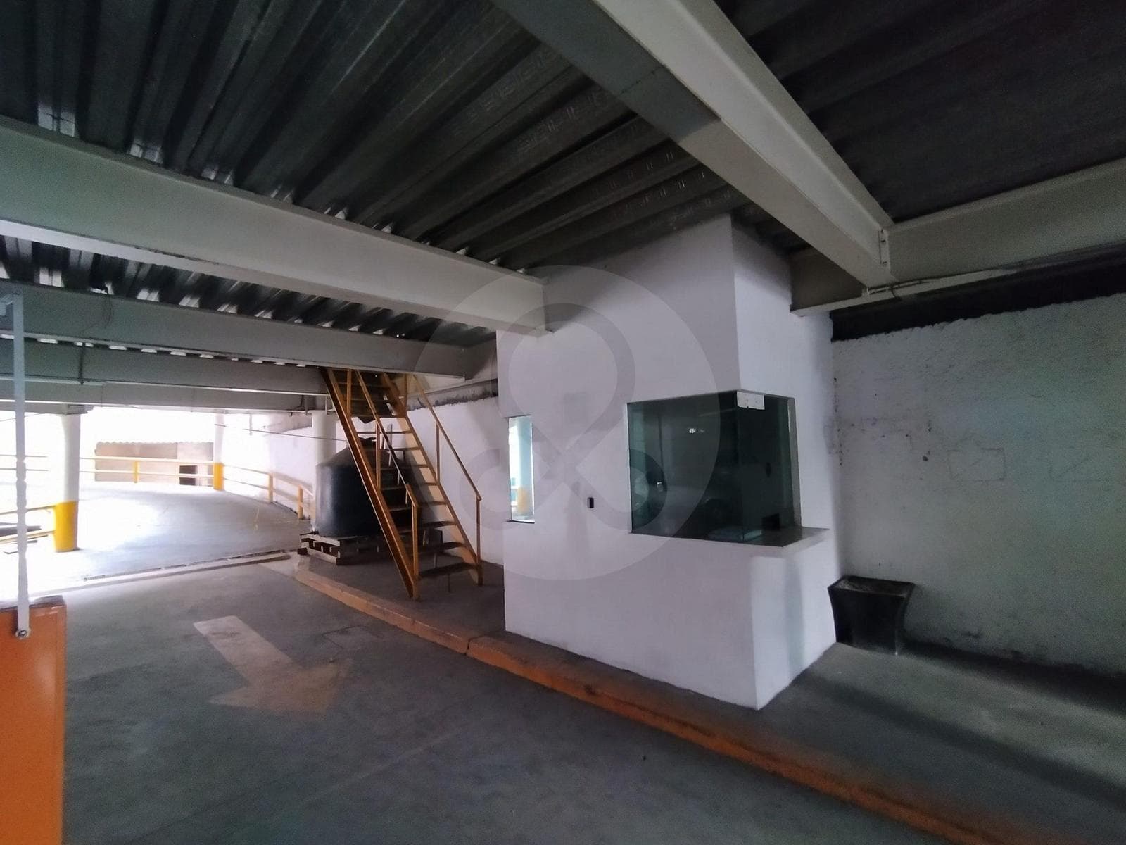 Estacionamiento en Miguel Ángel de Quevedo - 1