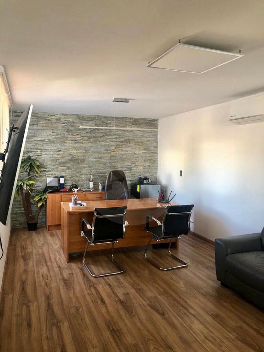 Oficina en venta en Fraccionamiento Jardines de Guadalupe - 1