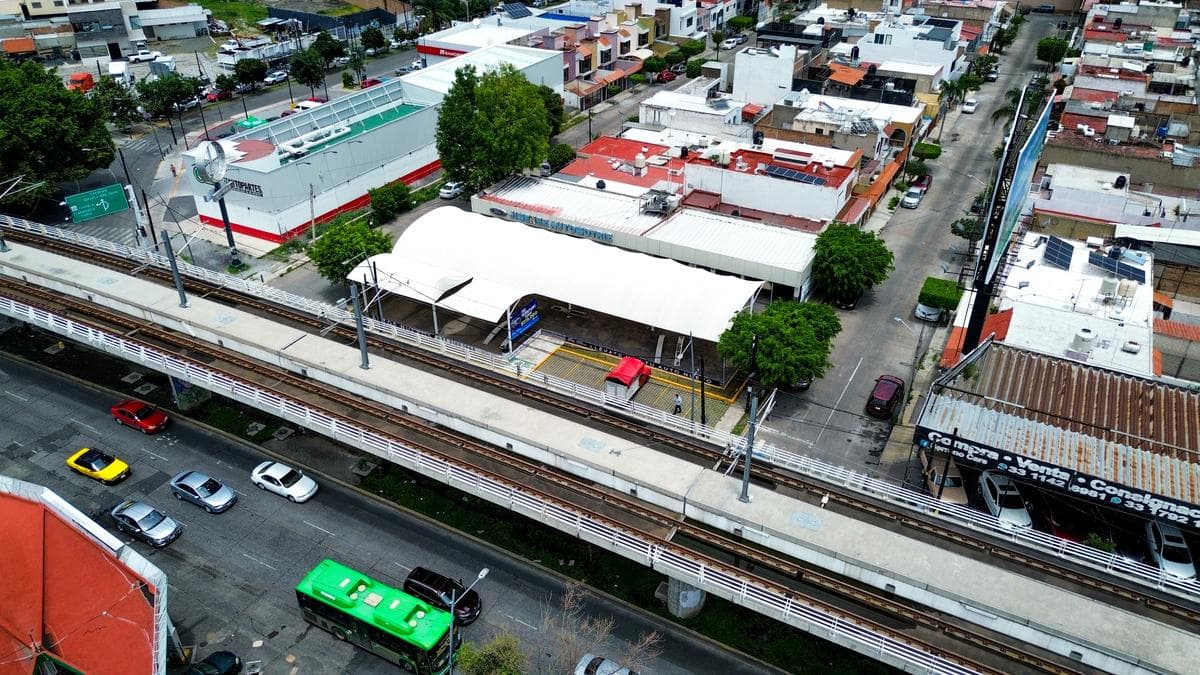 PROPIEDAD COMERCIAL EN RENTA AV. REVOLUCION - 1