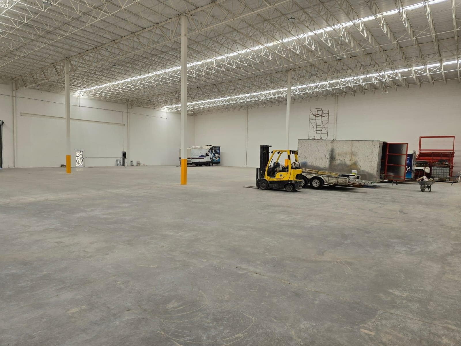 Bodega comercial EN RENTA AL NORTE - 1
