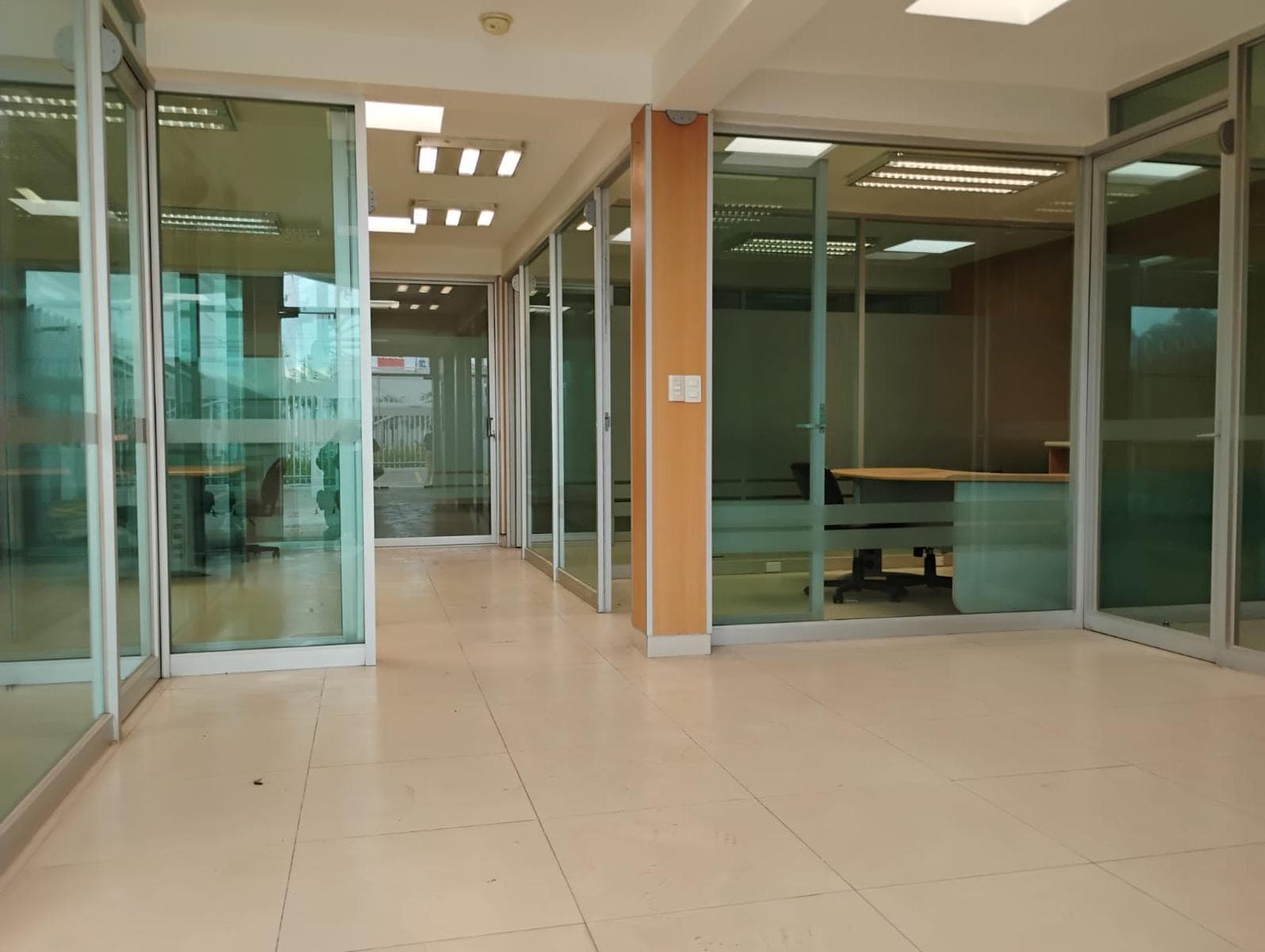 Oficina En Renta Blvd. Aeropuerto, León, Guanajuato - 1