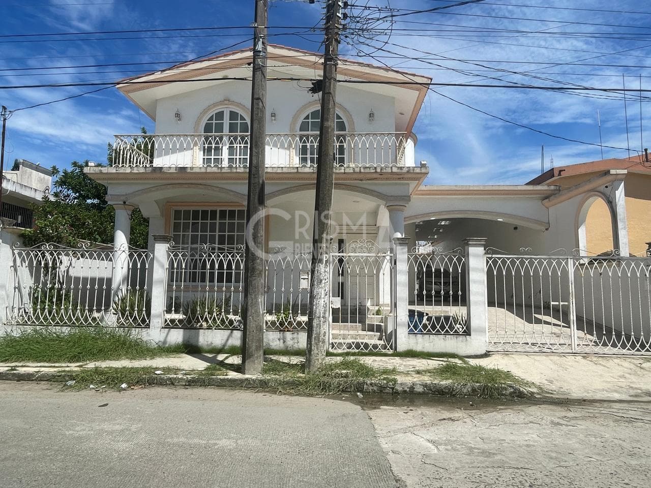 RENTA CASA SEMI AMUEBLADA, COL JARDINES - 1