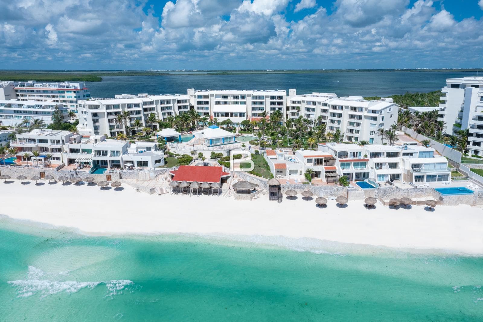 En Venta Departamento en Zona Hotelera Cancun - 1