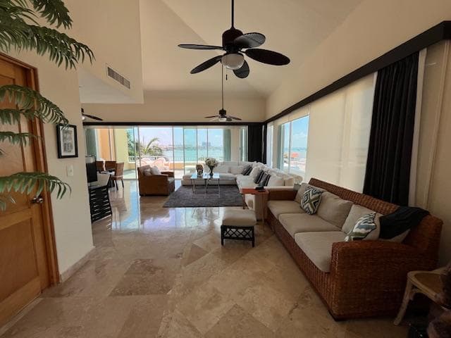 Departamento en Renta en Isla Dorada - 1