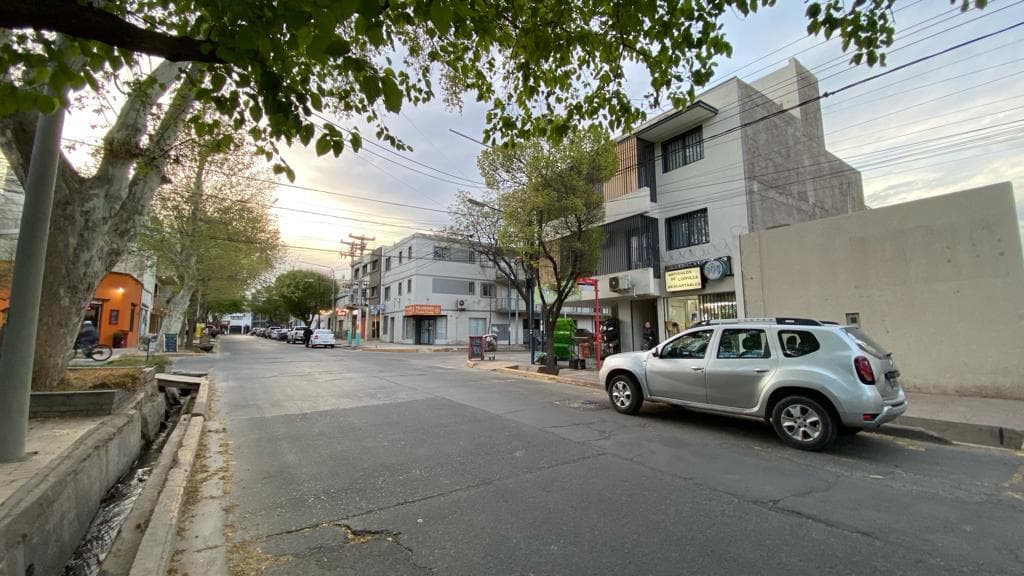 VENTA DEPARTAMENTO BARRIO BOMBAL MENDOZA - 1