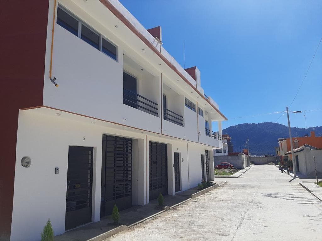 SE VENDE CASA en Fracc. el Barro, en San Cristóbal de las Casas. - 1