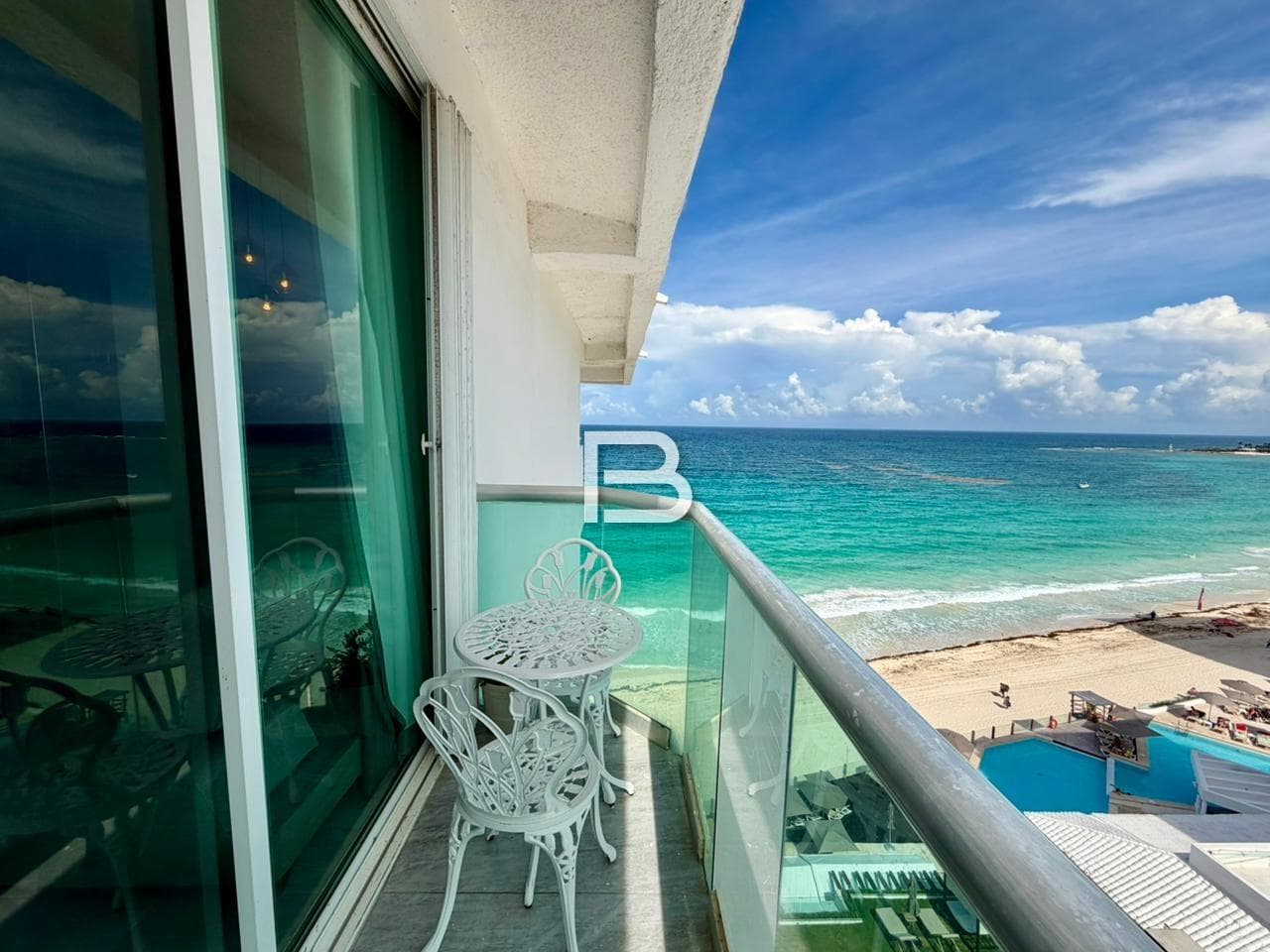 Estudio En Venta Tipo Penhouse Frente Al Mar - 1