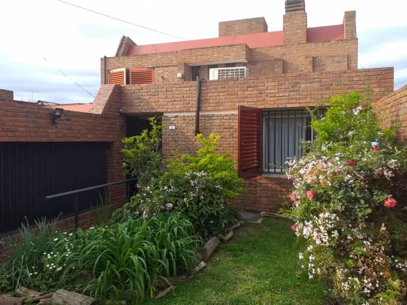 IMPORTANTE CASA EN VENTA, EN LA MEJOR ZONA DE MARCOS PAZ, BUENOS AIRES, ZONA OESTE - 1