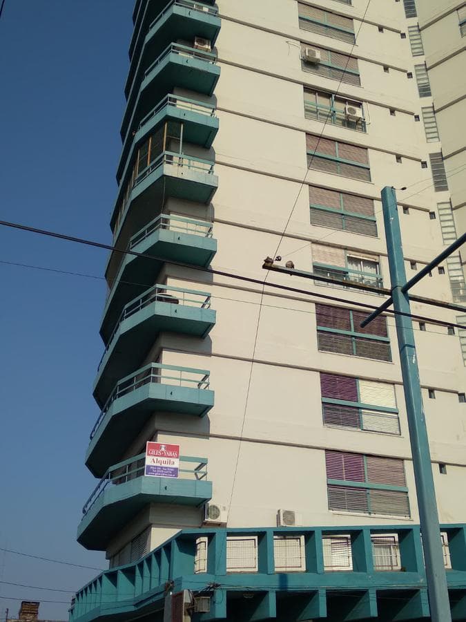 DEPARTAMENTO EN EXCELENTE UBICACION - EDIFICIO PARANA - 1