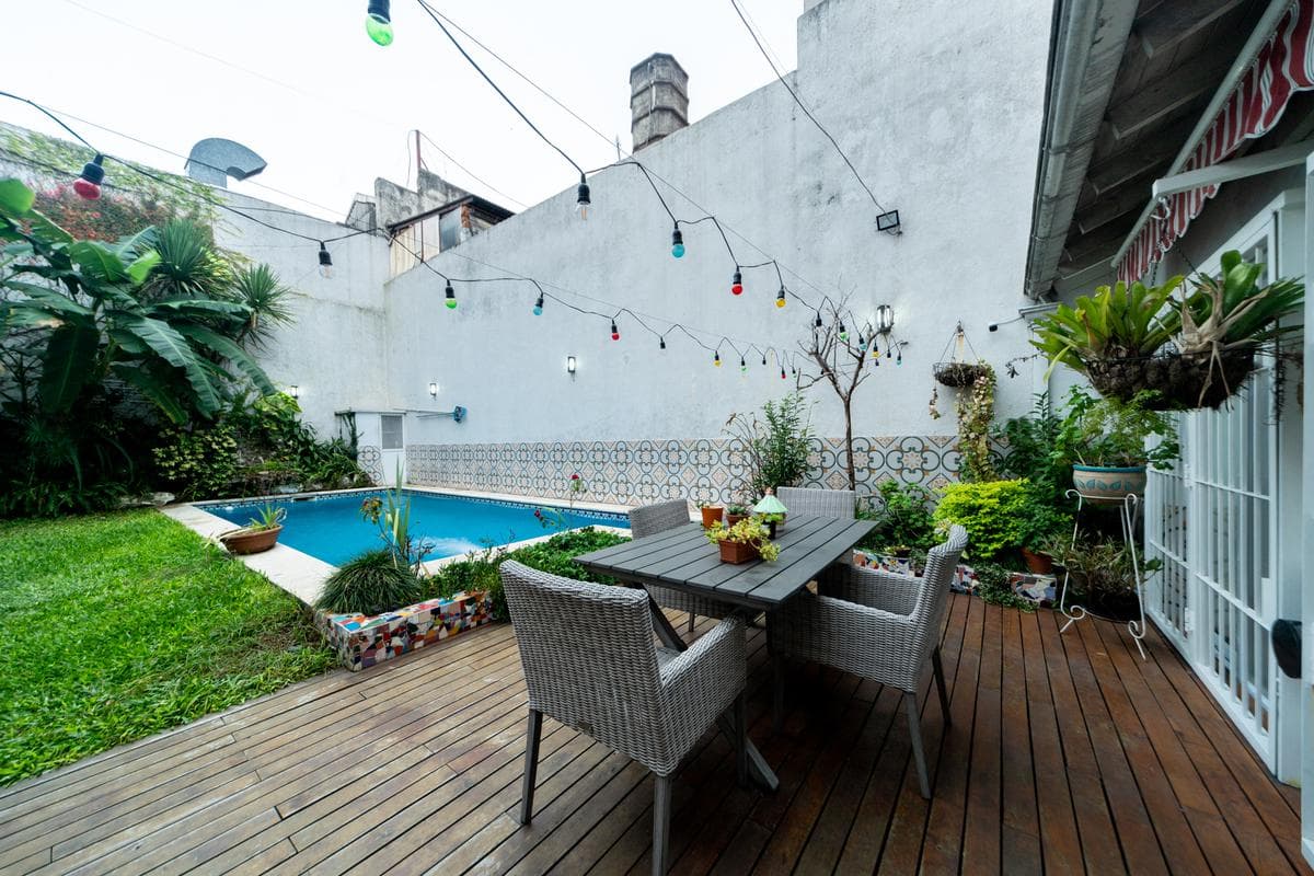 Casa en venta con jardín y pileta - Barracas - Triplex - Quincho - Parrilla - Solarium - 1