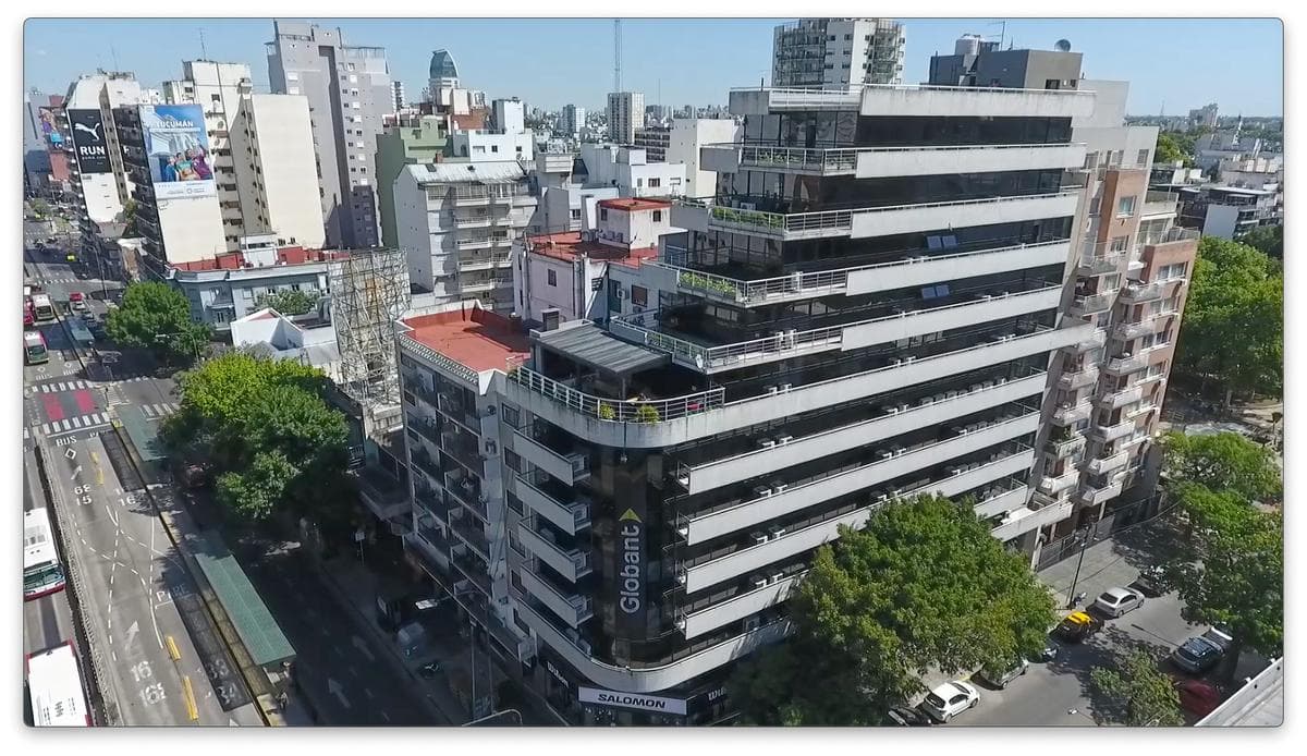 Oficina desarrollada en 3 Plantas de 1330 mts2 totales. VISTA ABIERTA. DESDE USD 14.18 POR M2 - 1