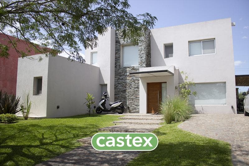 Casa en venta con piscina en Los Lagos, Nordelta - 1