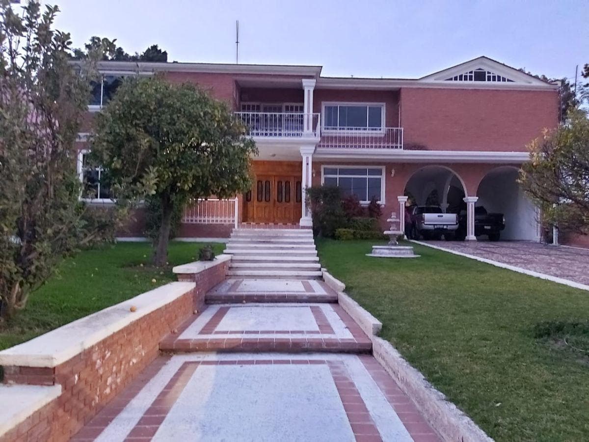 Hermosa Casa en Renta en Villas de Irapuato - 1