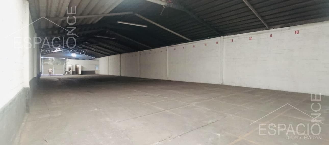 Nave Industrial en Zona industrial Civac - 1