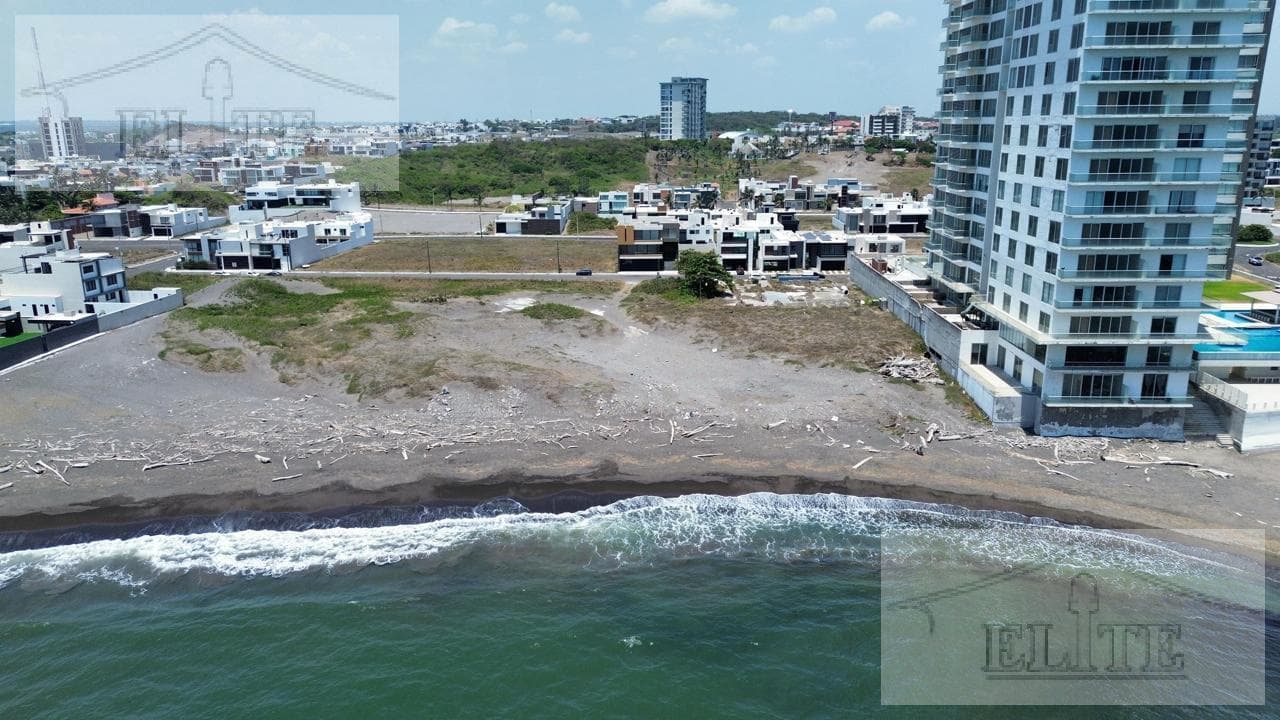 TERRENO EN VENTA EN PLAYAS DEL CONCHAL - 1