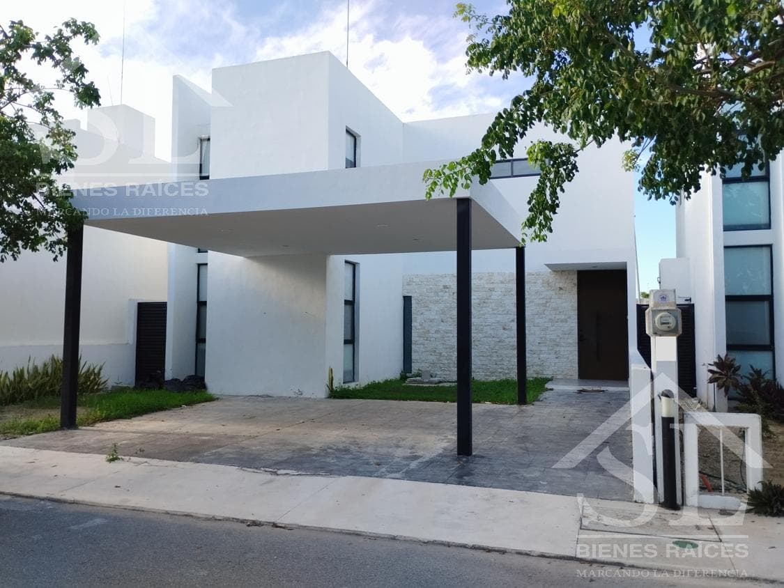 Renta casa 3 rec con estudio y amplio jardin - Conkal- Mérida Yucatán - 1