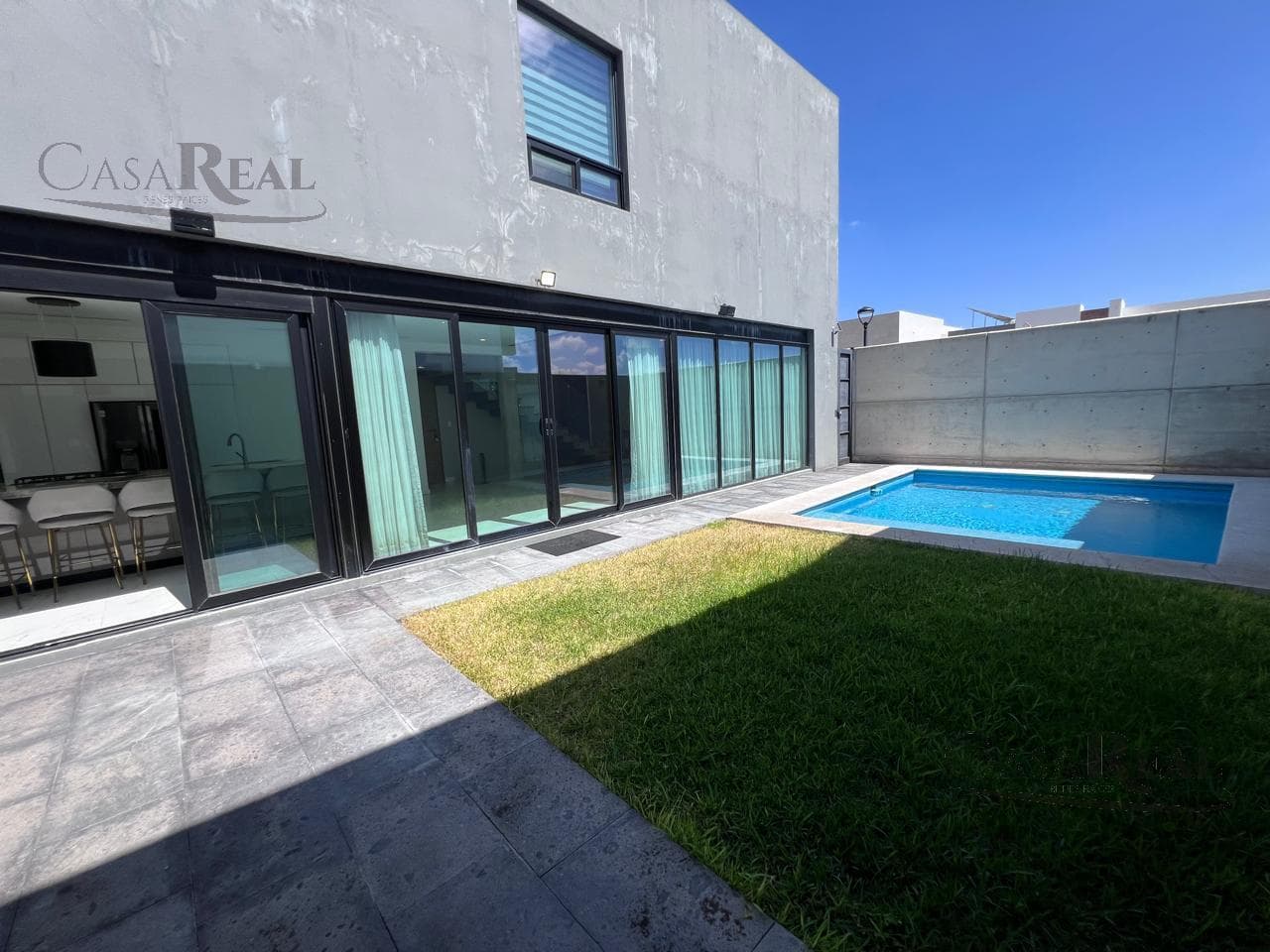 Casa en venta en pedregal del alba frente a parque Chihuahua - 1