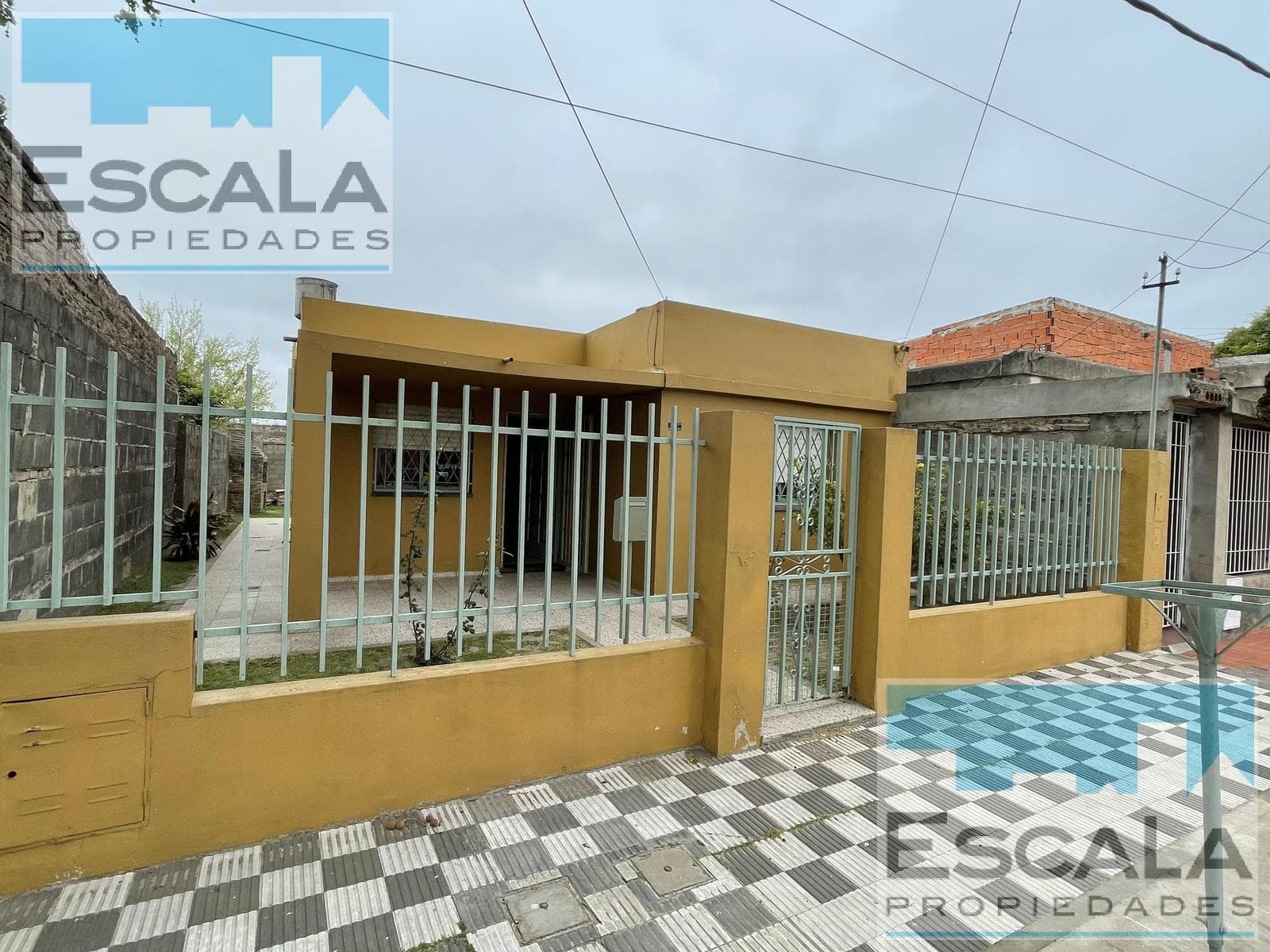 CASA DE DOS DORM EN ALQUILER ROSARIO - 1