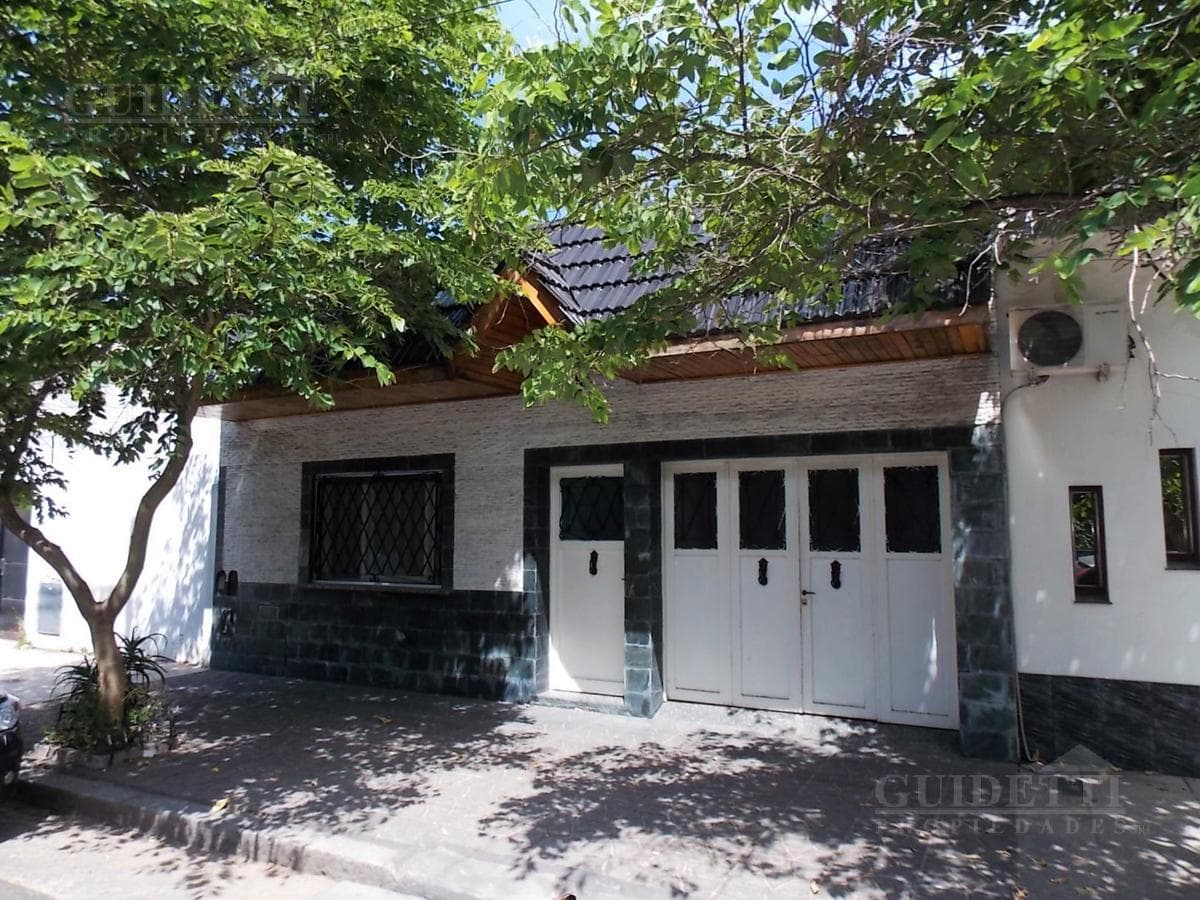 Venta Casa Lote propio con Garage Patio y Terraza. - Floresta - 255m² - 1
