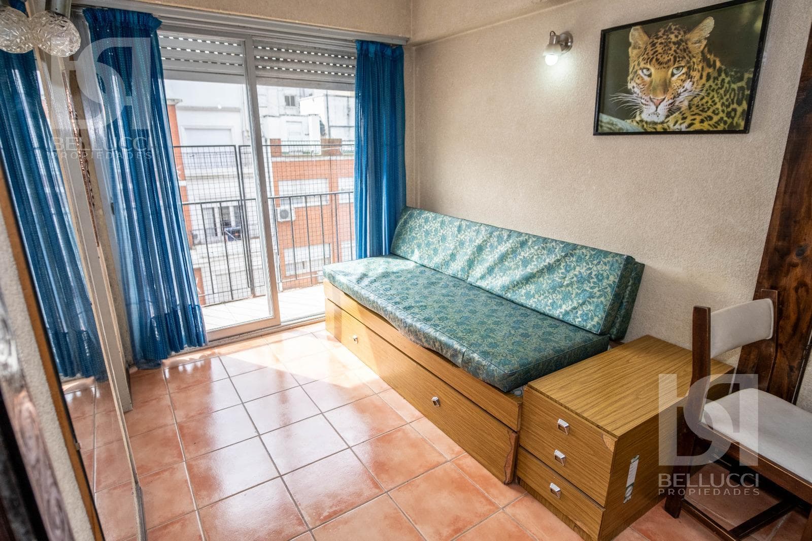 DEPARTAMENTO CON BALCON A LA CALLE - 1