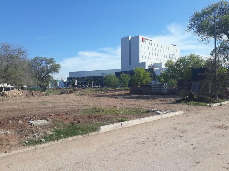 Se vende terreno frente hotel Fiesta In ampliación 12 de octubre. - 1