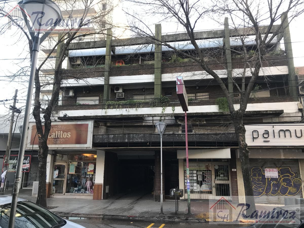 Cochera En Venta Oportunidad - Castelar Centro - 1