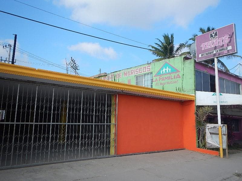 EXCELENTE BODEGA EN RENTA EN EL MORALILLO VER. FRENTE AL CLUB DE YATES - 1