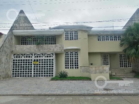 Casa en venta en la colonia Petrolera de Minatitlán Ver. - 1