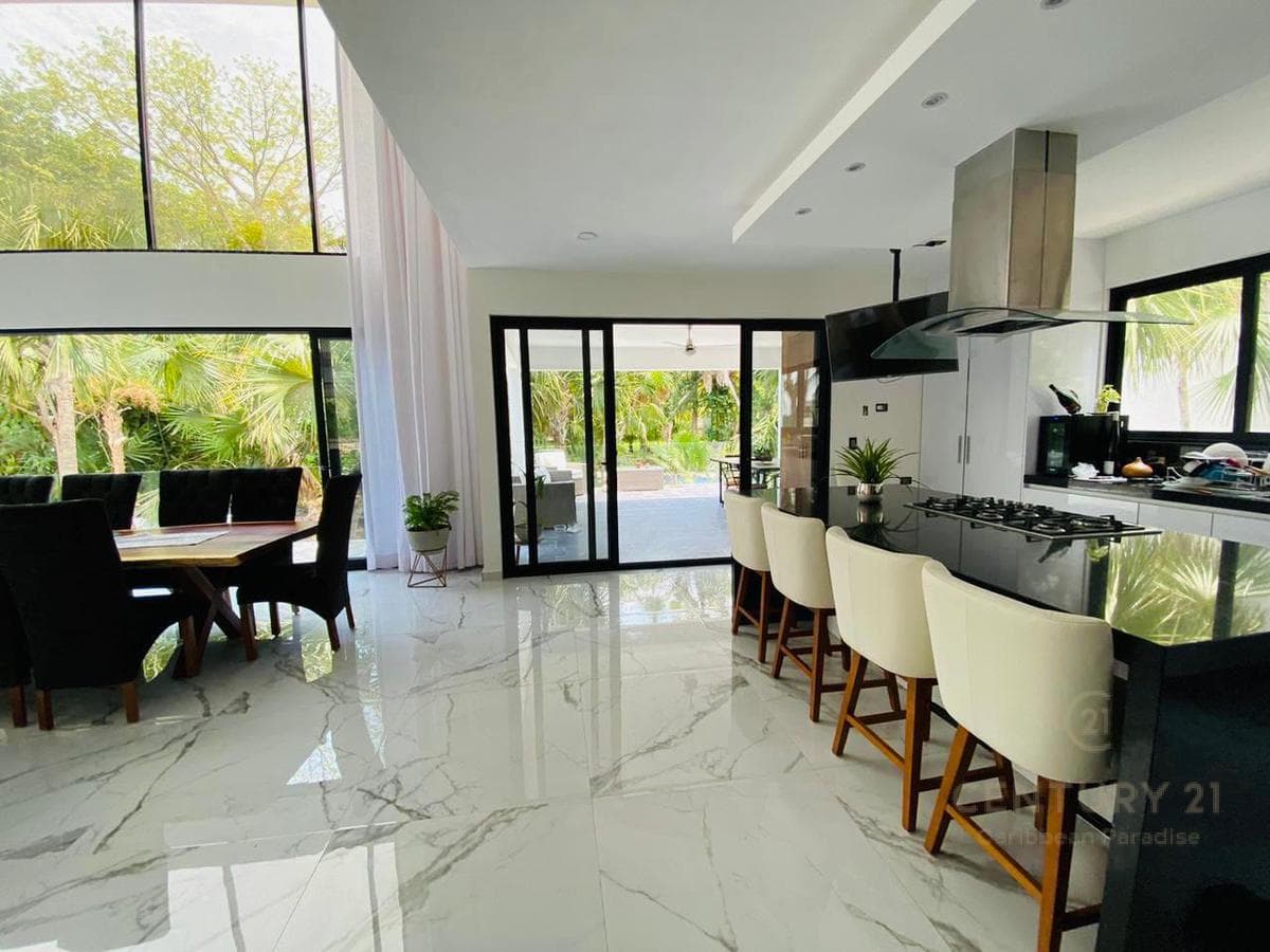 Estupenda casa en venta en Playacar, Playa del Carmen P3259 - 1