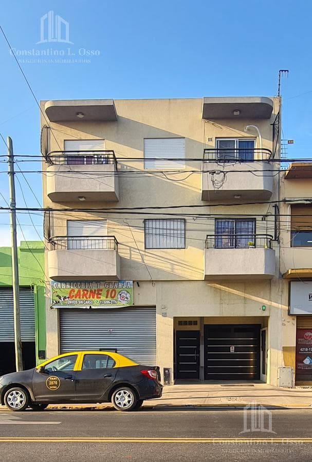 Oportunidad -Venta Edificio en block 8 dptos con local y cocheras - Alquilado Renta inmediata - 1