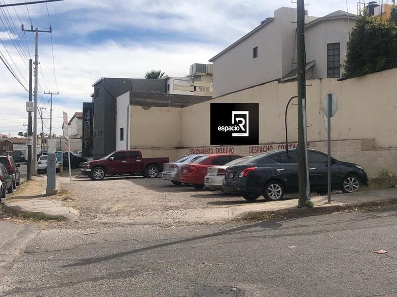 CORPORATIVO OFICINAS EN VENTA CON LOCALES COMERCIALES EN AV. MIRADOR - 1