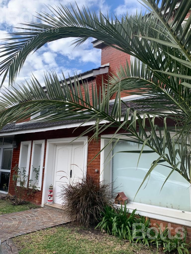 Casa en Venta en Country Banco Provincia - 1