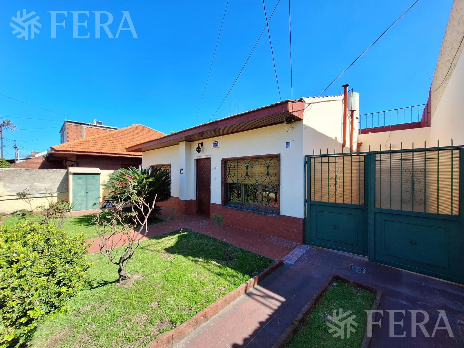 Venta casa de 4 ambientes con cochera en Villa Dominico (32116) - 1
