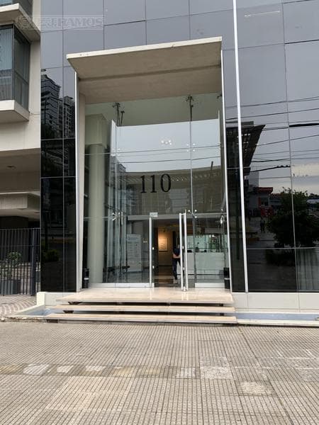 Alquiler de oficina de 450 m2 en Vicente López - 1
