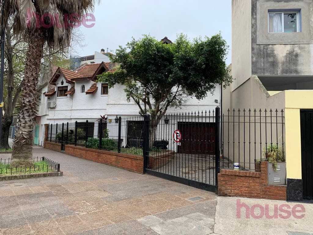 EXCELENTE ESQUINA FRENTE DE 21 MTS - Belgrano R - 1