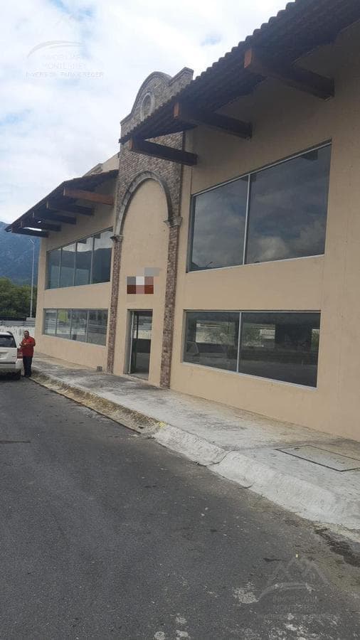 Bodega en renta de 500 metros comercial Santiago Nuevo León. - 1