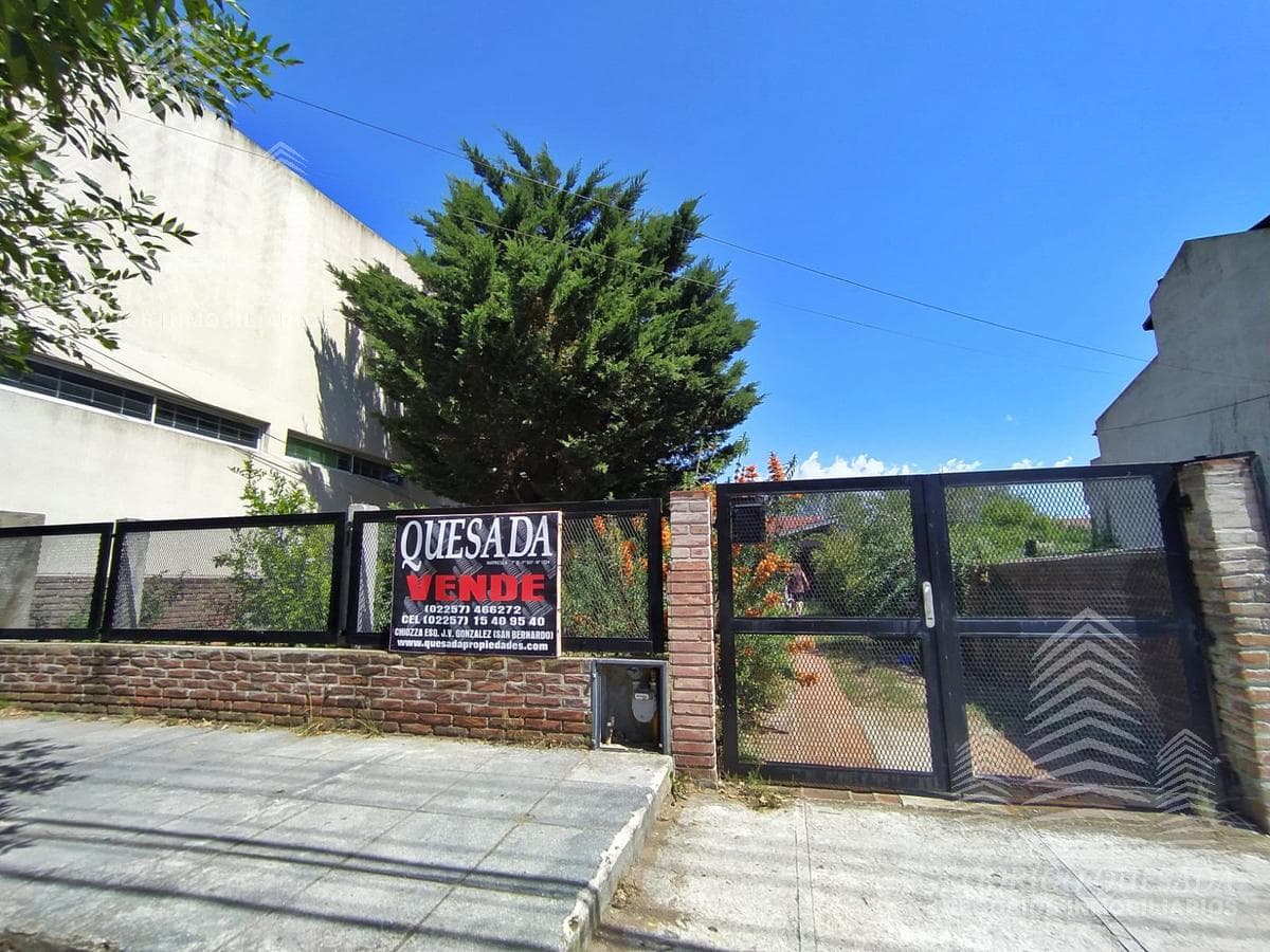 Una muy linda casa con parque y jardín muy amplio! - 1