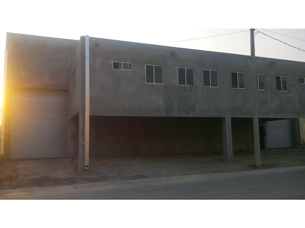 BODEGA INDUSTRIAL - 1