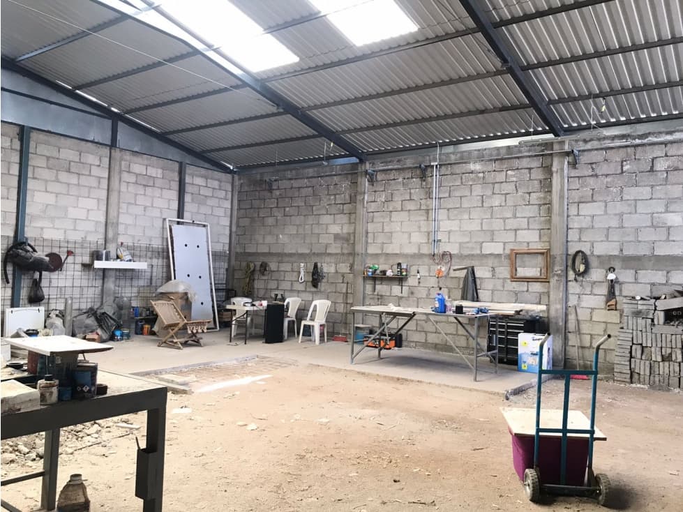 VENTA DE AMPLIA BODEGA $2,500,000 EN SAN JOSÉ EL ALTO, QUERETARO - 1
