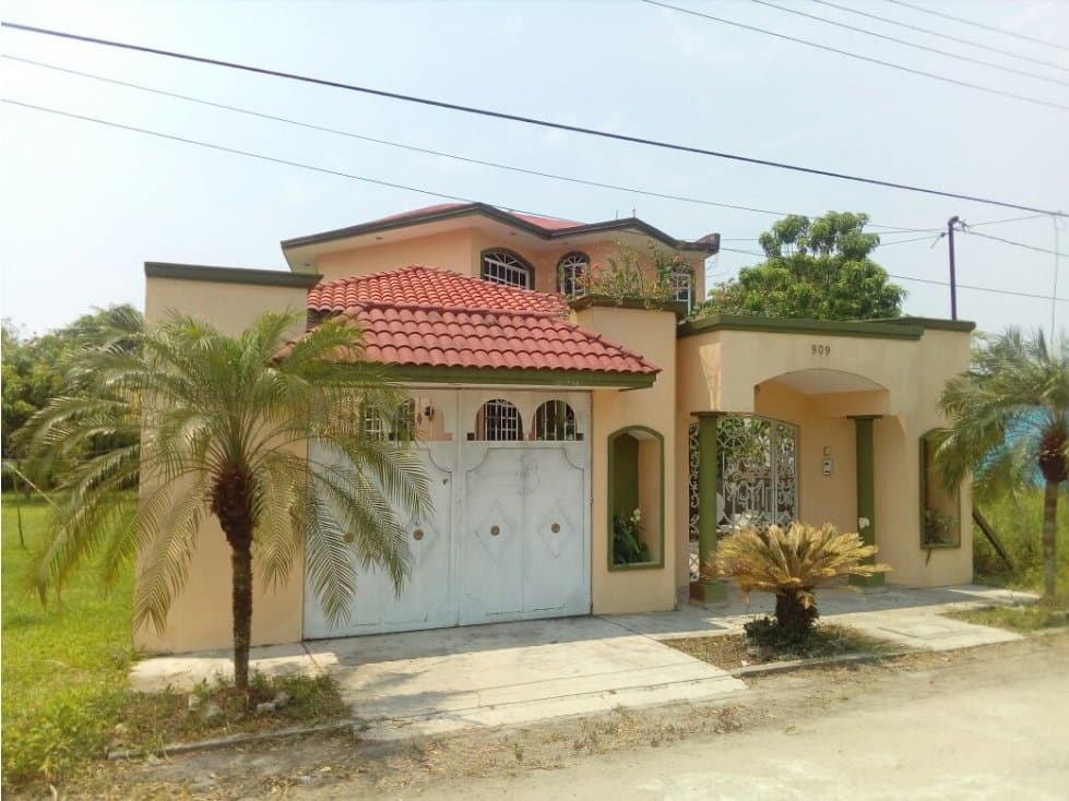 Hermosa Casa en Venta en Fracc. Los Reyes - 1