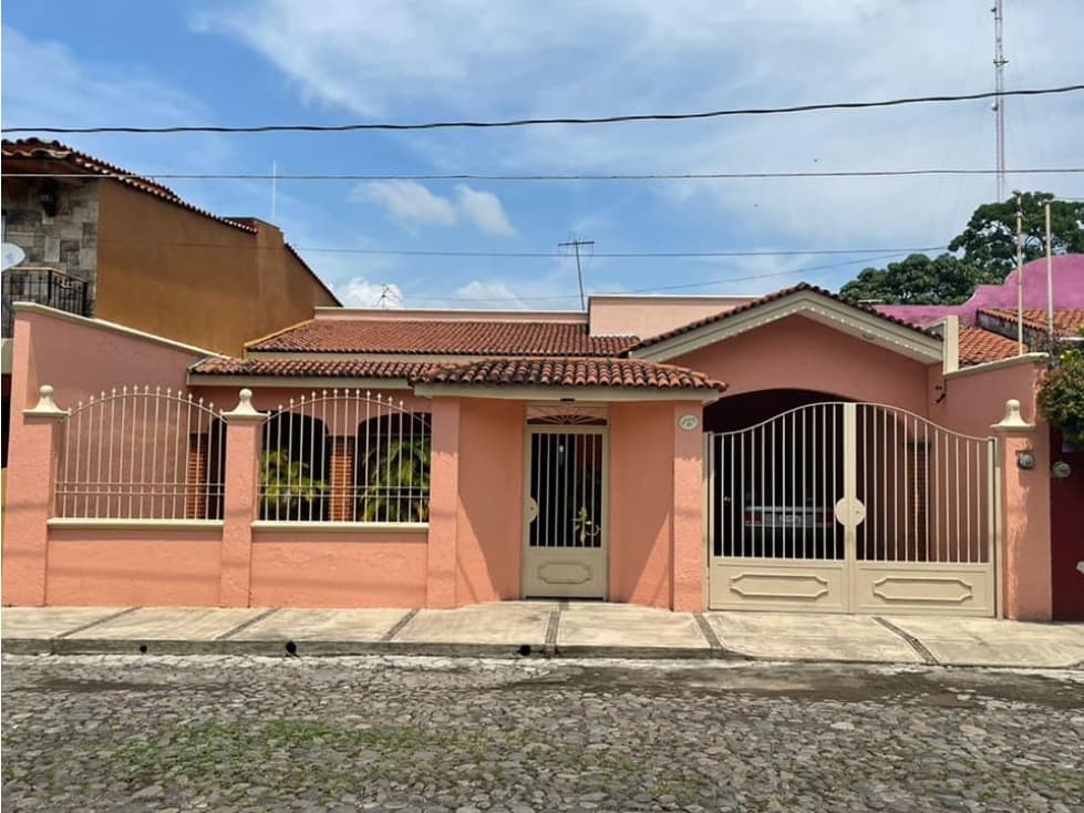 AMPLIA Y BONITA CASA EN VENTA EN COMALA COLIMA PRECIO REBAJADO - 1