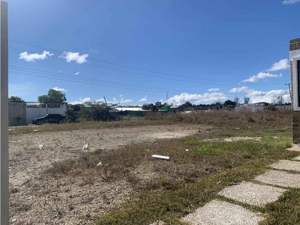 Gran venta de Lotes Comerciales con servicios Puerta del Sol - 1