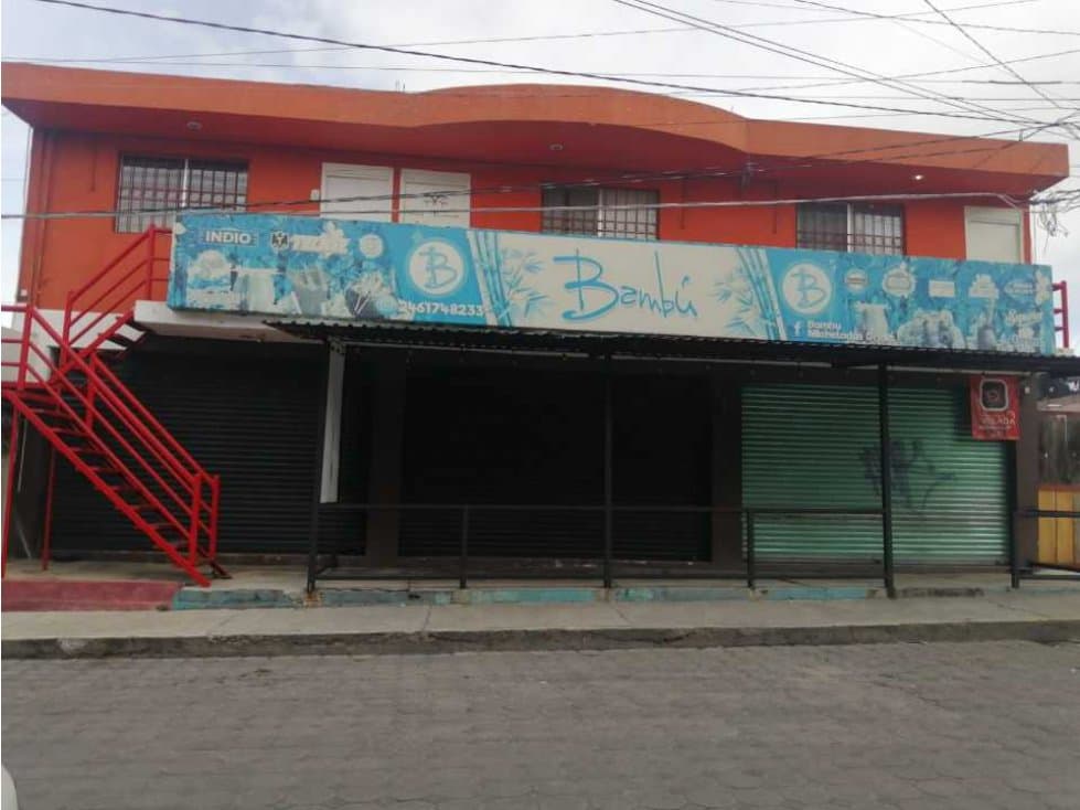 RENTA OFICINA EN PLANTA ALTA CON 4 CUBÍCULOS - 1