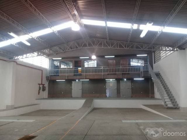 Bodega en Venta con tres cámaras de refrigeración - 1