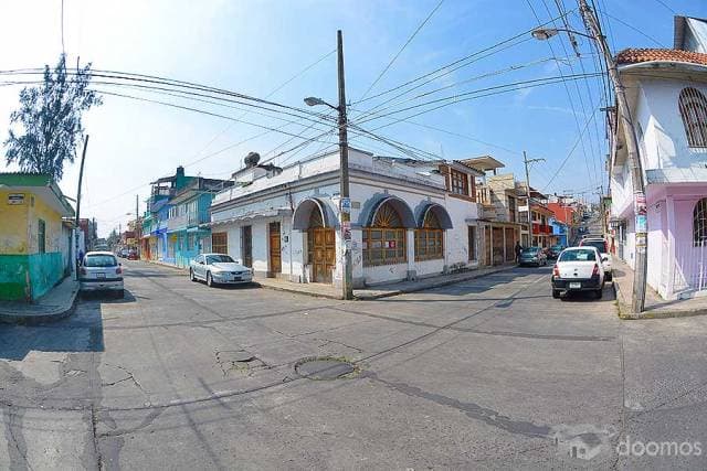 Casa en venta a una cuadra de Venustiano Carranza - 1