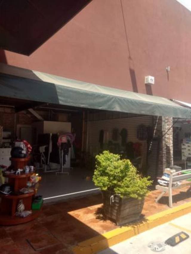 Se vende plaza comercial en Irapuato Gto. - 1