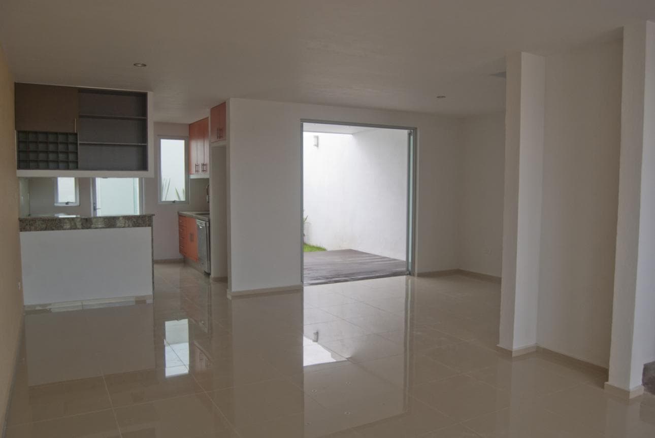 OPORTUNIDAD CASA EN VENTA FRACC. LA ANTIGUA CEMENTERA - 1